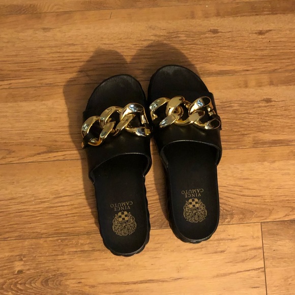 New Vince Camuto slides 👏 - Picture 1 of 2